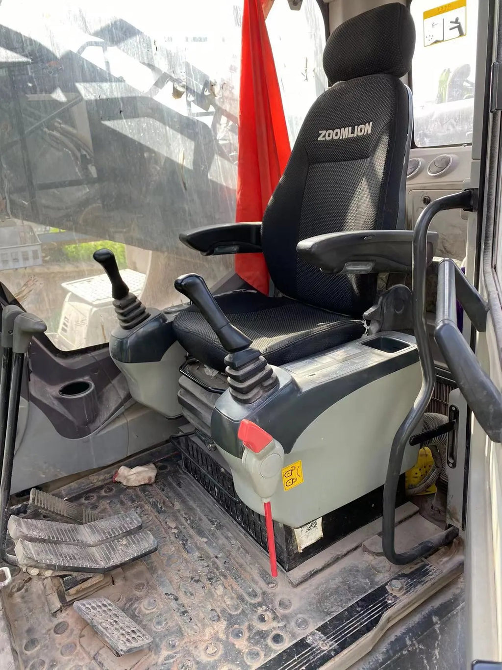 ZE485E‑10‑5075 — Oct 2020 | 3,610 hrs | Parked in Weinan | No bucket assembly