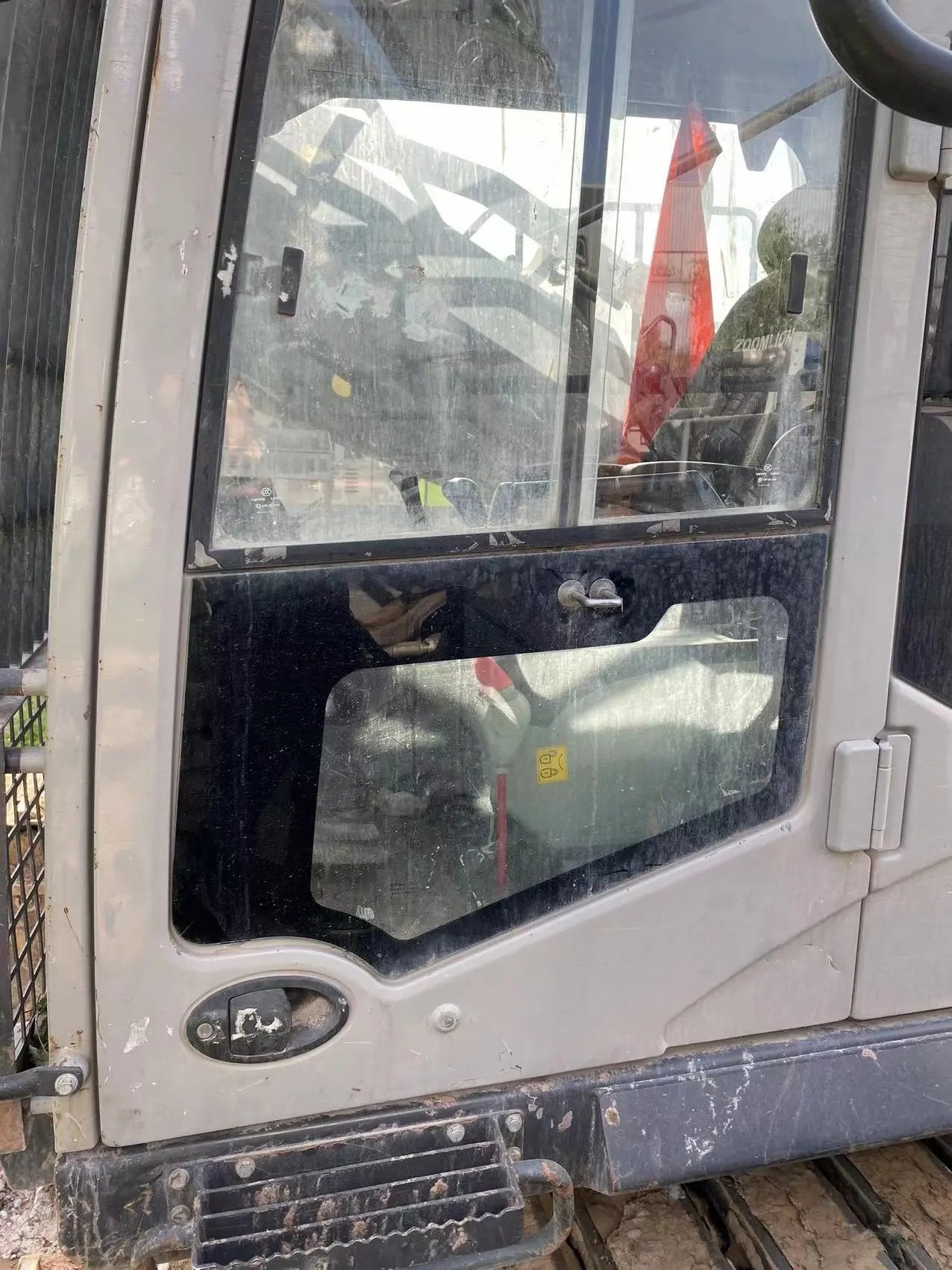 ZE485E‑10‑5075 — Oct 2020 | 3,610 hrs | Parked in Weinan | No bucket assembly