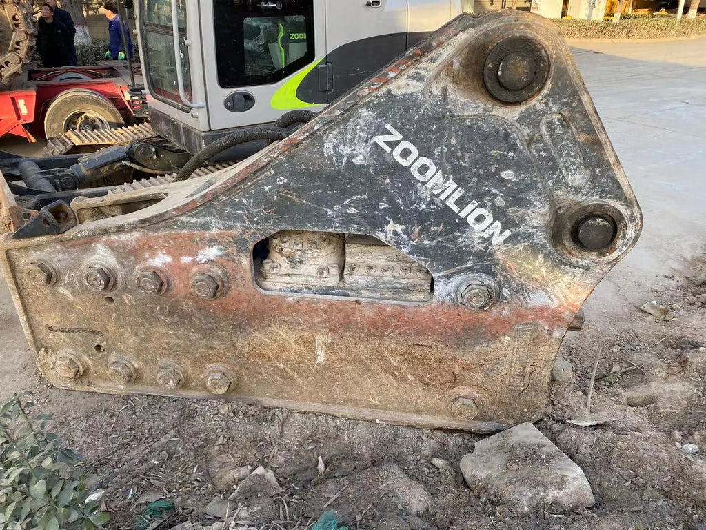 ZE485E‑10‑5175 — Built 2021 | 1,410 hrs | Fitted with Aidi (艾迪) 195 hydraulic breaker