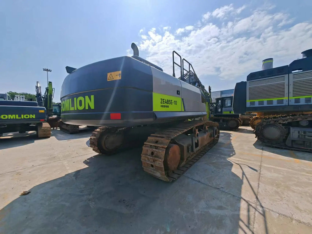 ZE485E‑10‑5195 — Built Nov 2021 | 2,511 hrs | Parked in Weinan (渭南) | Fitted with Aidi (艾迪) 195 hydraulic breaker