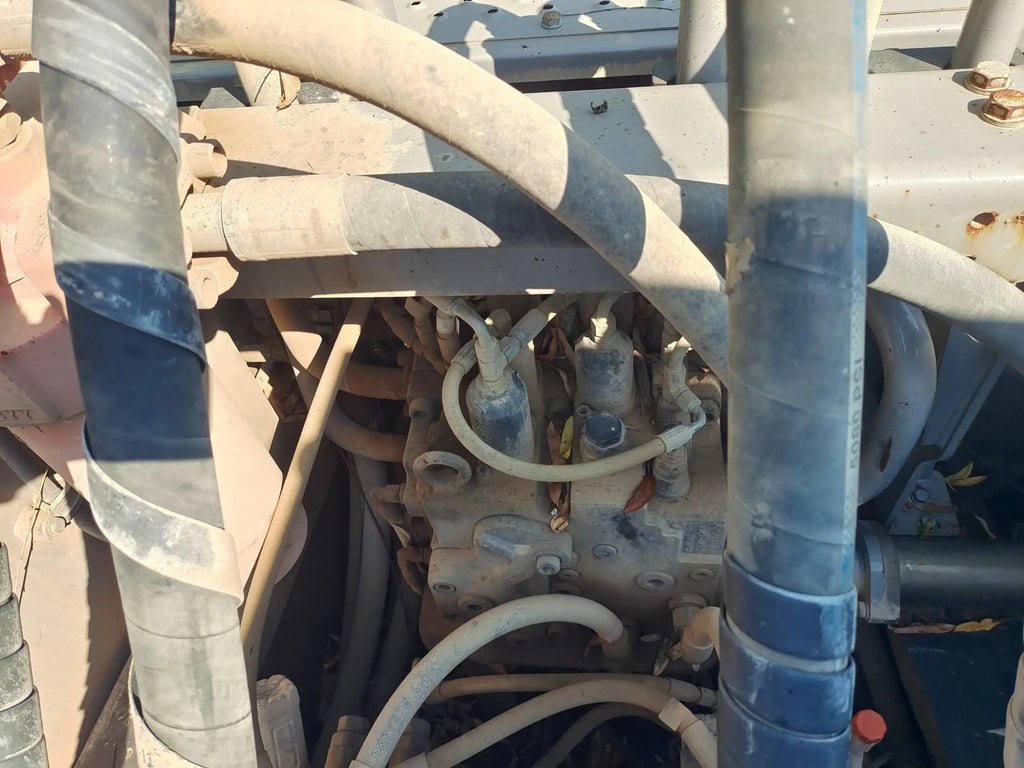 ZE485E‑10‑5229 | Mar 2021 | 385 h | Xi'an — AIDI 200 hydraulic breaker fitted