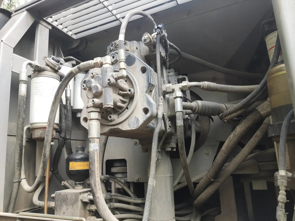 ZE485E‑10‑5180 — Built Mar 2021 | 2,317 hrs | Parked in Xi’an (西安) | Equipped with bucket