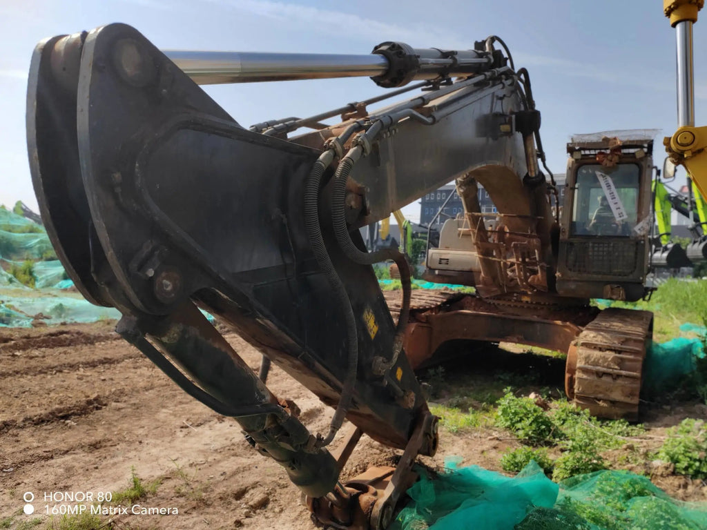 ZE485E‑10‑5145 — Manufactured Dec 2020 | 3,060 hours | Parked in Wuhu, Anhui | Bucket assembly missing