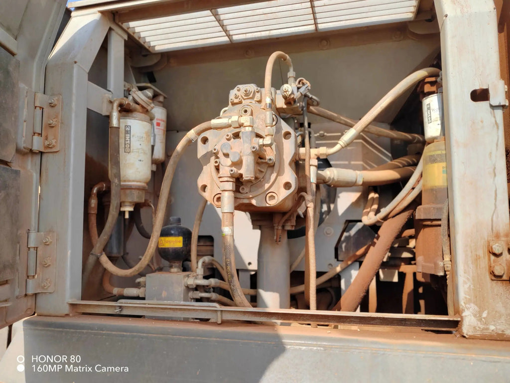 ZE485E‑10‑5145 — Manufactured Dec 2020 | 3,060 hours | Parked in Wuhu, Anhui | Bucket assembly missing