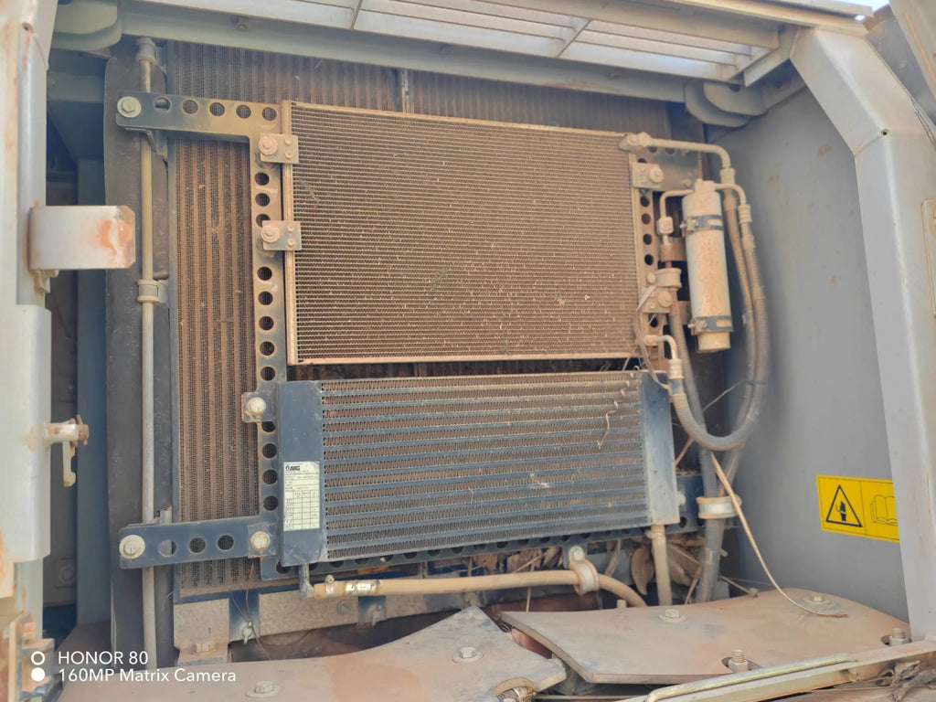 ZE485E‑10‑5145 — Manufactured Dec 2020 | 3,060 hours | Parked in Wuhu, Anhui | Bucket assembly missing