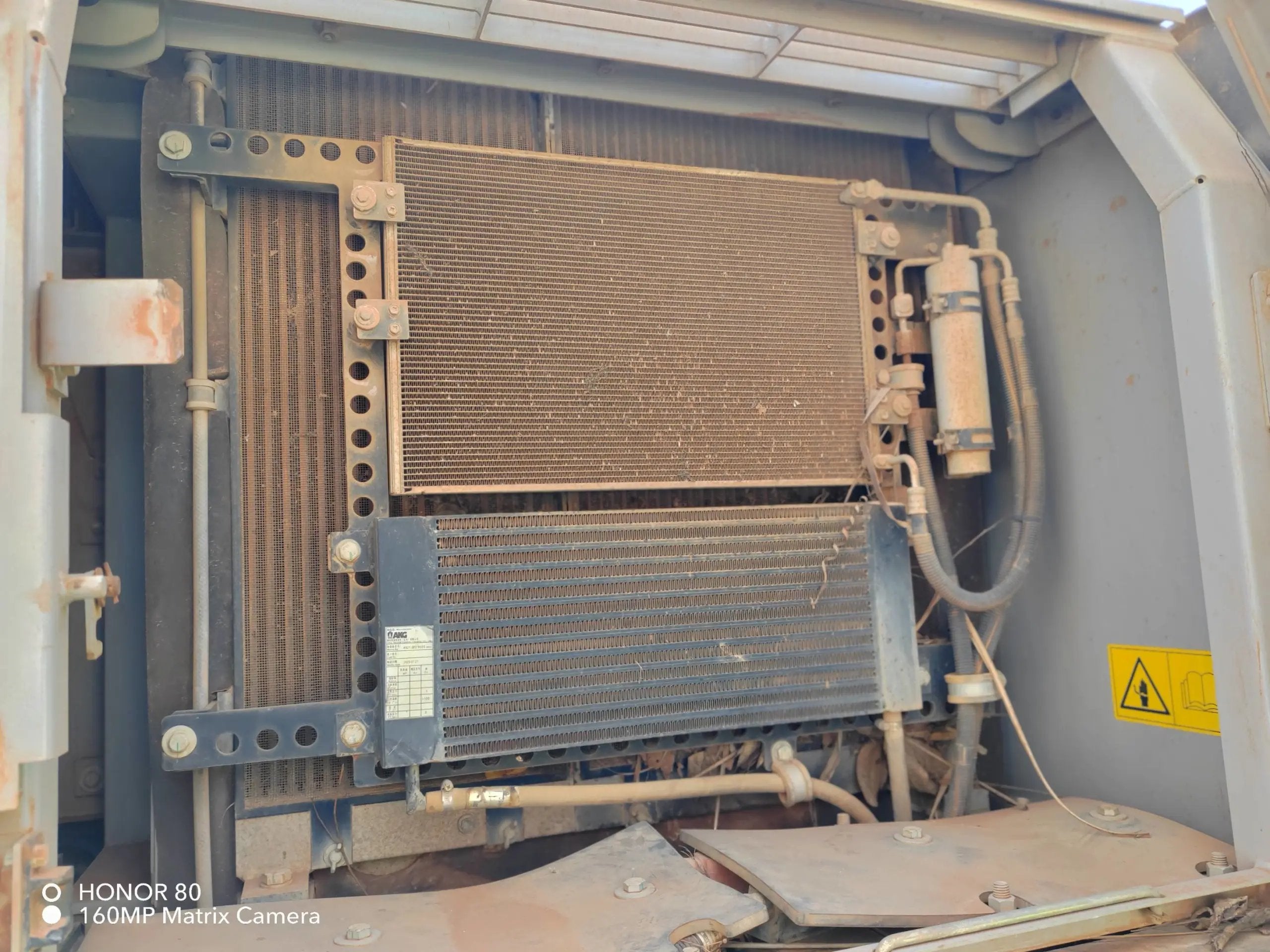 ZE485E‑10‑5145 — Manufactured Dec 2020 | 3,060 hours | Parked in Wuhu, Anhui | Bucket assembly missing