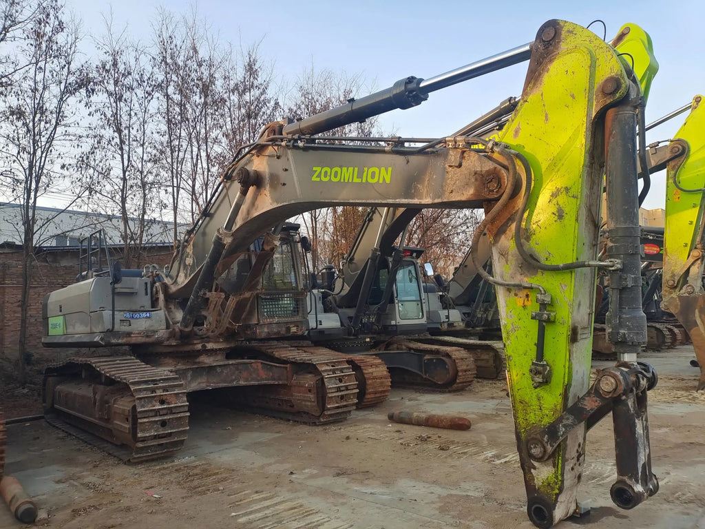 ZE485E‑10‑5124 — Manufactured Oct 2020 | 3,146 hours | Parked in Xi’an | Bucket assembly missing