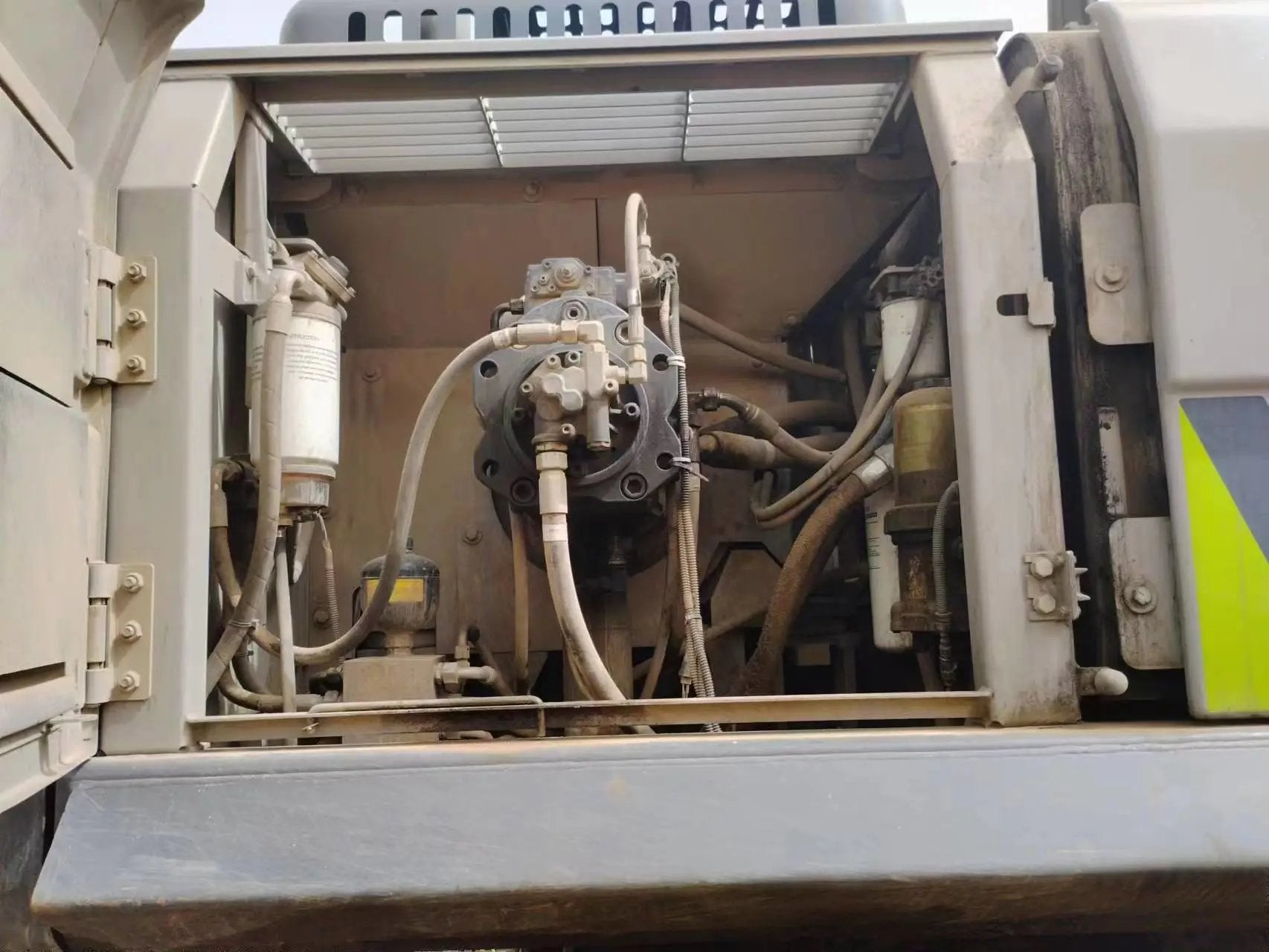 ZE485E‑10‑5070 — Aug 2020 | 3,889 hrs | Parked in Siping, Jilin | With bucket