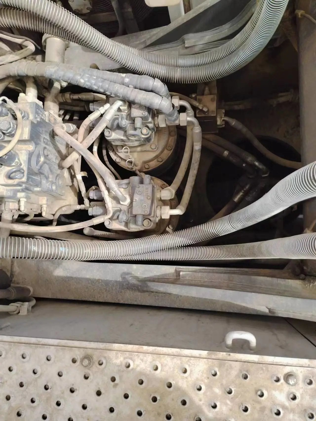 ZE485E‑10‑5070 — Aug 2020 | 3,889 hrs | Parked in Siping, Jilin | With bucket