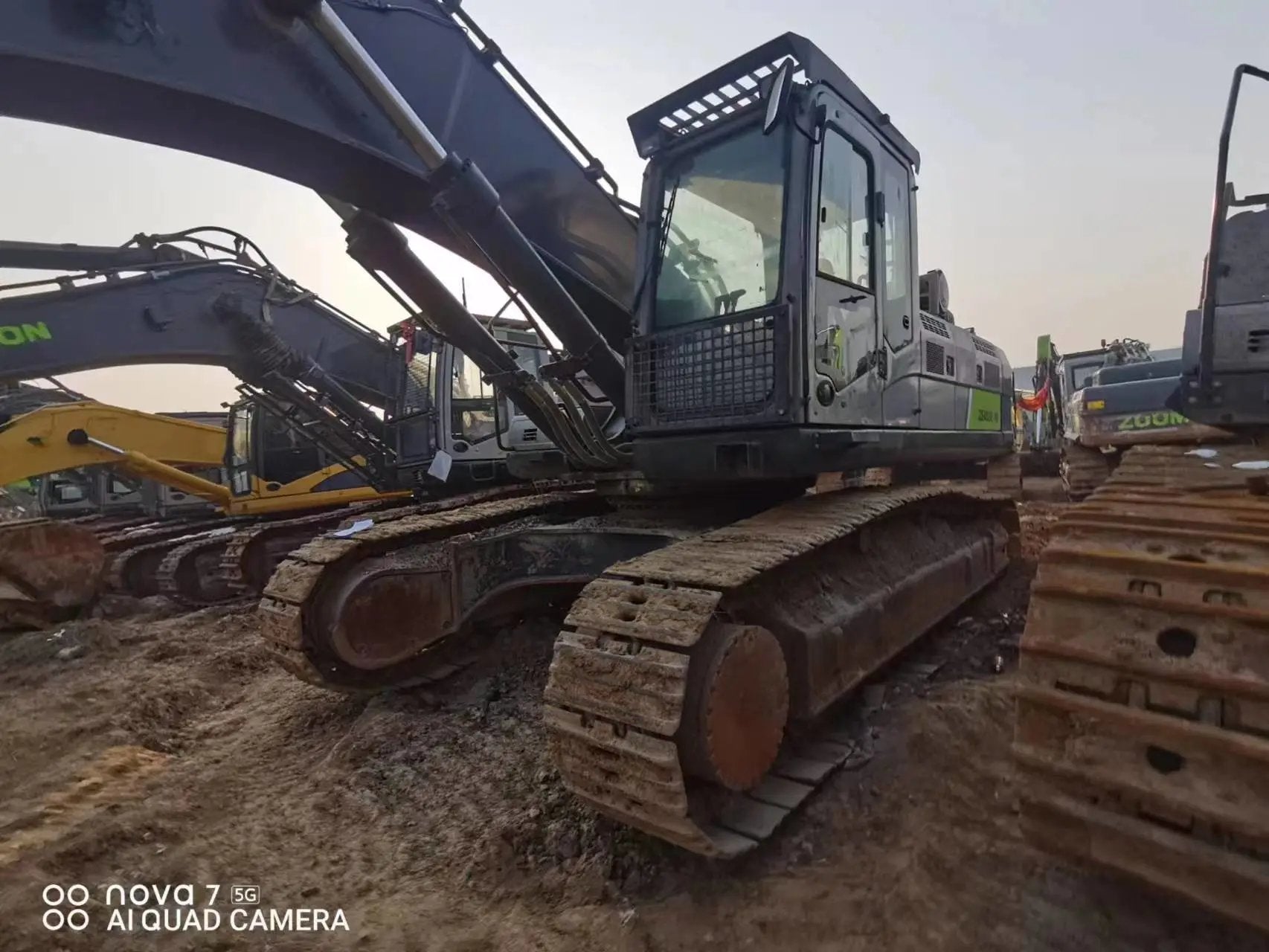 ZE485E‑10‑5030 — 2020 | 3,586 hrs | Parked in Weinan | No bucket assembly