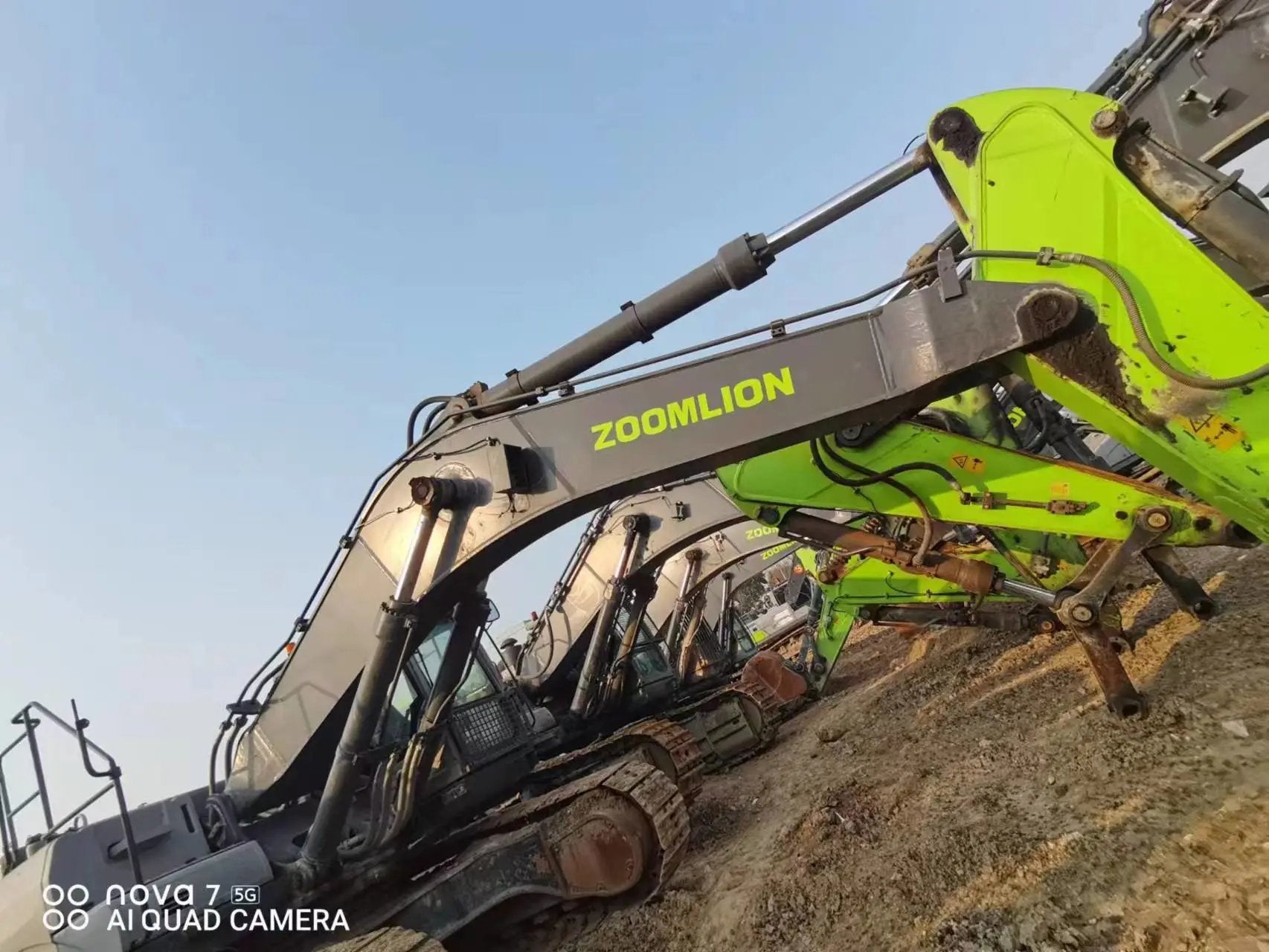 ZE485E‑10‑5030 — 2020 | 3,586 hrs | Parked in Weinan | No bucket assembly