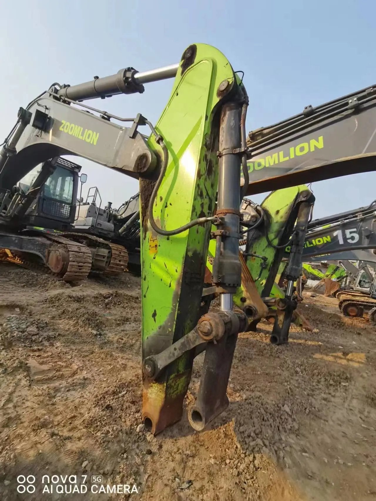 ZE485E‑10‑5030 — 2020 | 3,586 hrs | Parked in Weinan | No bucket assembly