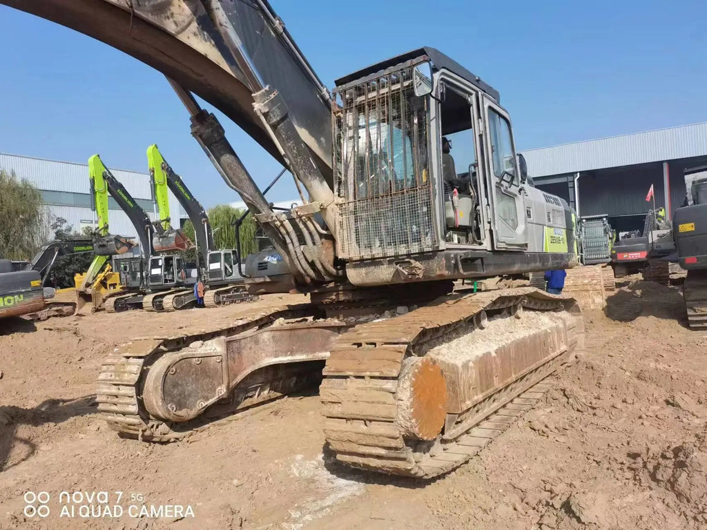 ZE485E‑10 | Manufactured Jun 2020 | 5,798 hours | Parked in Weinan | Equipped with 195 hydraulic breaker