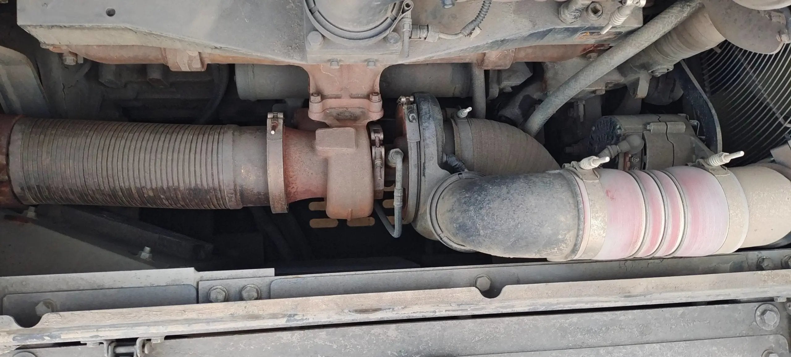 ZE550EK‑10‑1357 | 2022 | 6,197 h | Weinan park — Beilite 200 hydraulic breaker included