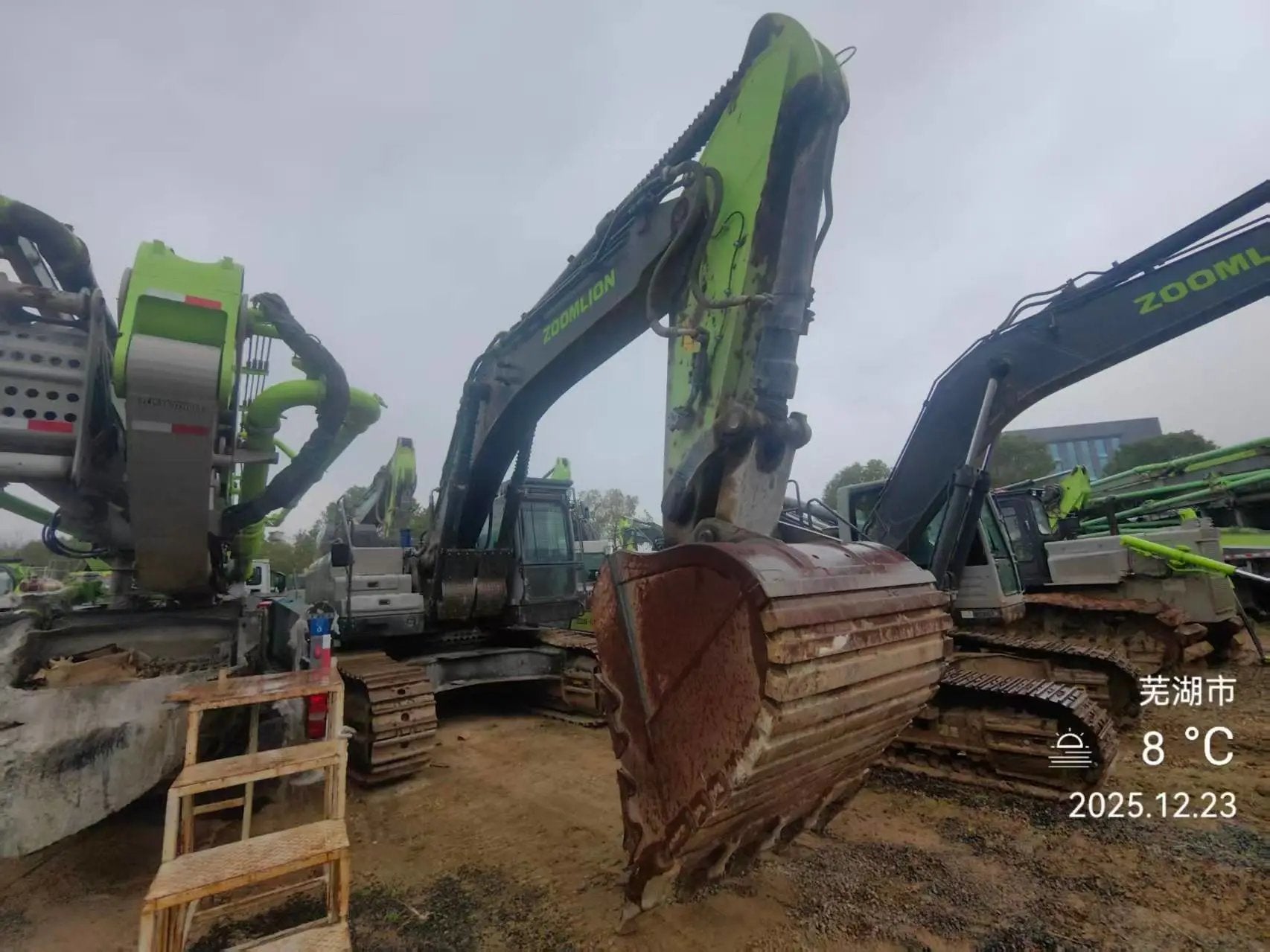 ZE500GK‑3054 | Manufactured Mar 2024 | 730 hrs | Wuhu, Anhui — fitted with standard digging bucket