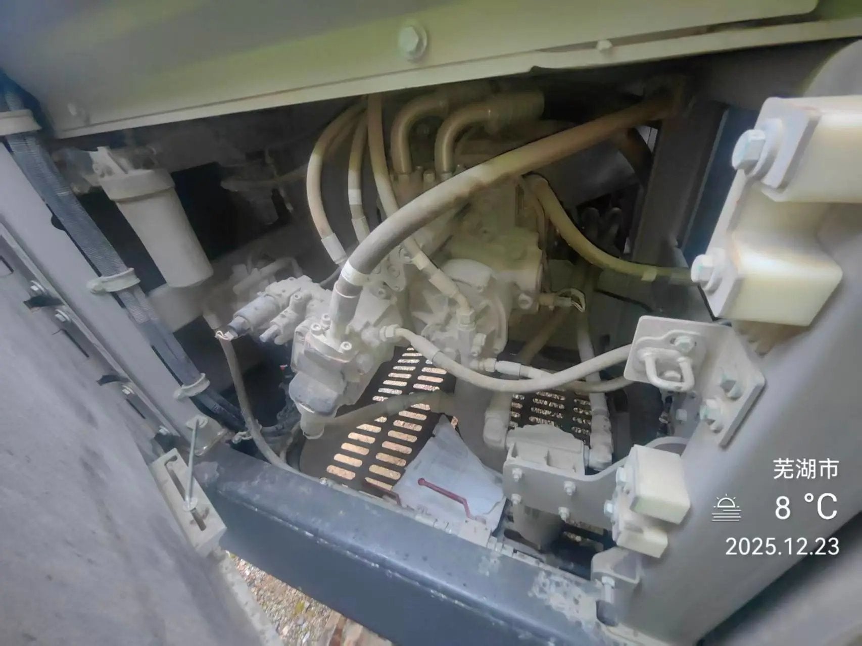 ZE500GK‑3054 | Manufactured Mar 2024 | 730 hrs | Wuhu, Anhui — fitted with standard digging bucket