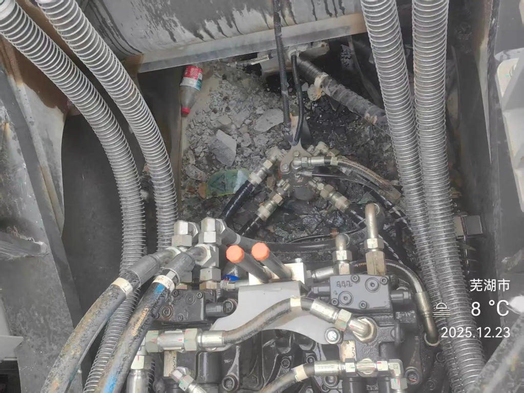 ZE500GK‑3054 | Manufactured Mar 2024 | 730 hrs | Wuhu, Anhui — fitted with standard digging bucket