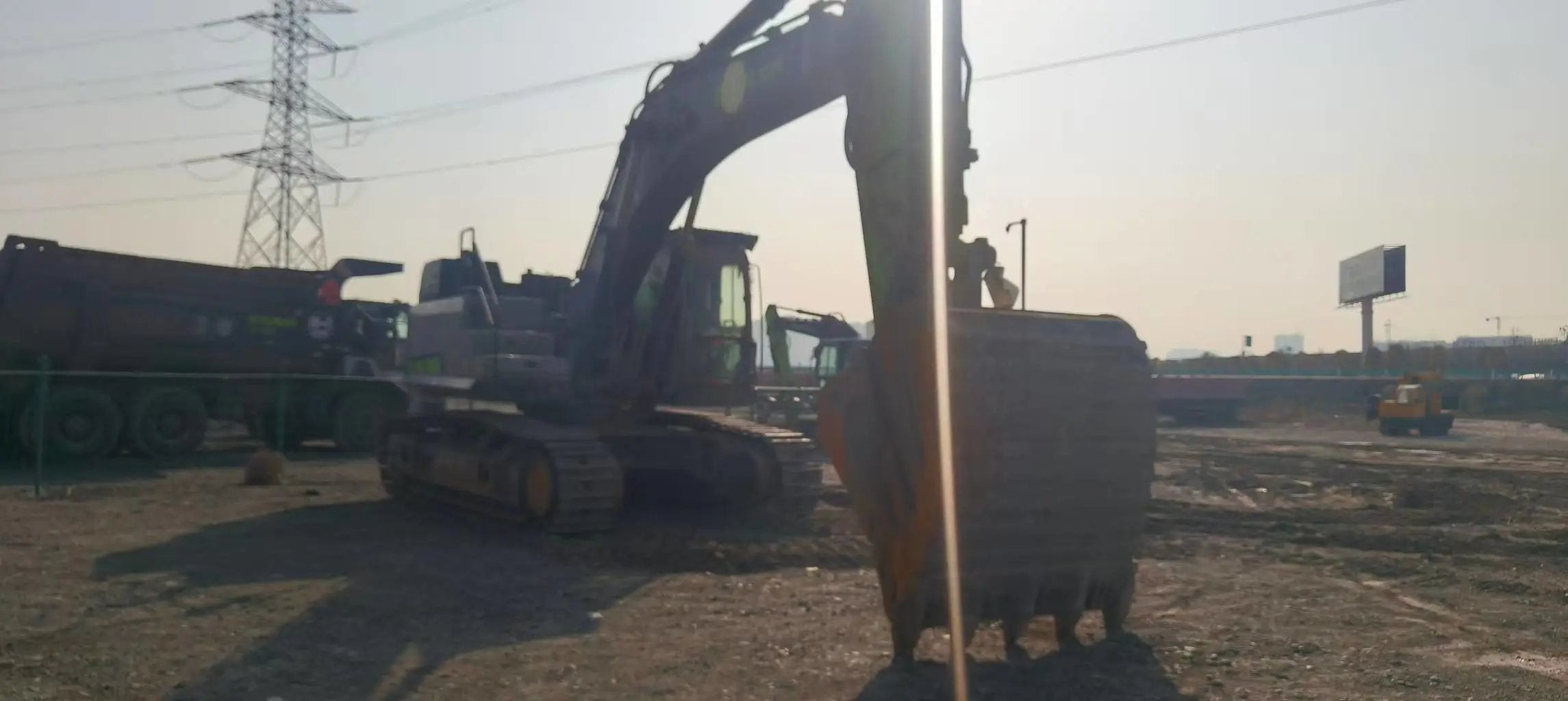 ZE550G‑3002 | 2023 | 4,916 h | Jimsar, Xinjiang — Standard bucket
