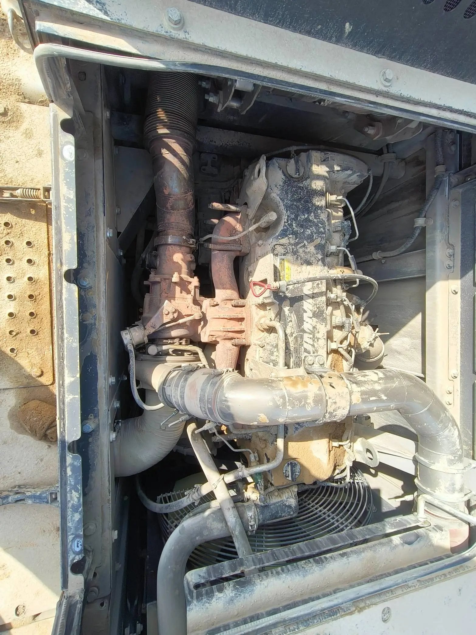 ZE500G‑5023 — Wèi­nán (Weinan) yard, manufactured 2023, 9,710 hours, bucket fitted.