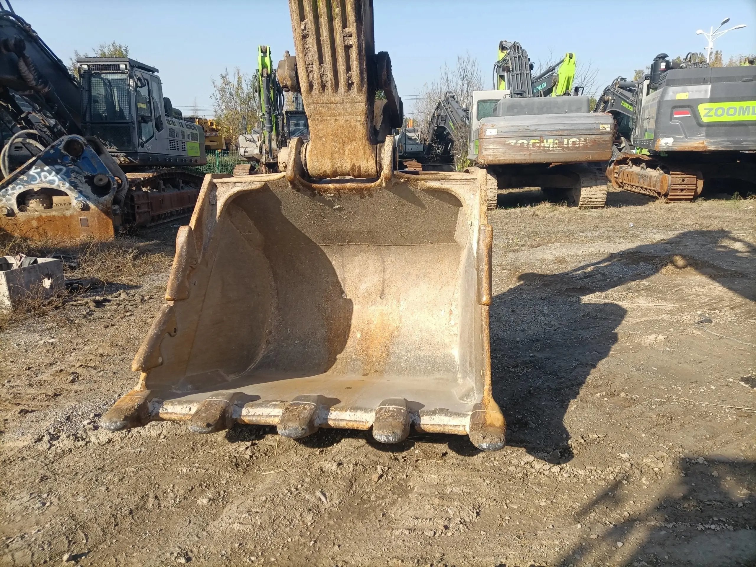 Zoomlion ZE550EK‑10‑1079 — 2021 | 6,216 hrs | Parked in Baoding (保定) | Includes bucket