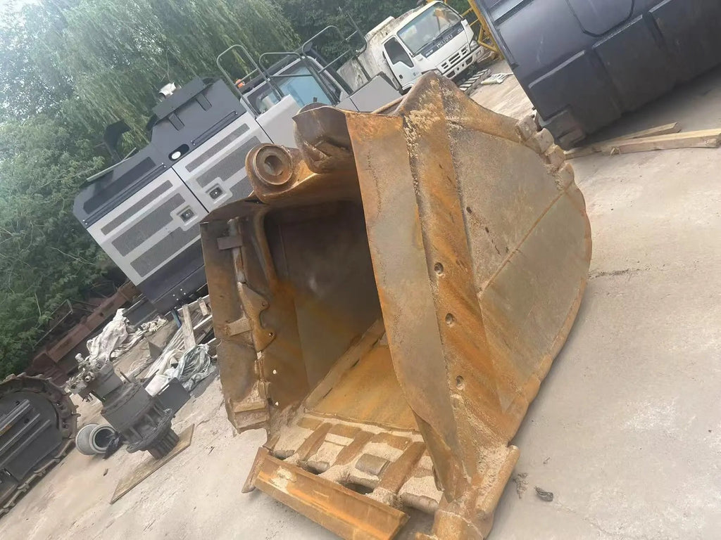 ZE550EK-10-1192 | Built: 2021 | Hours: 3,923 hrs | Stored: Weinan park, Shaanxi | Attachment: Bucket