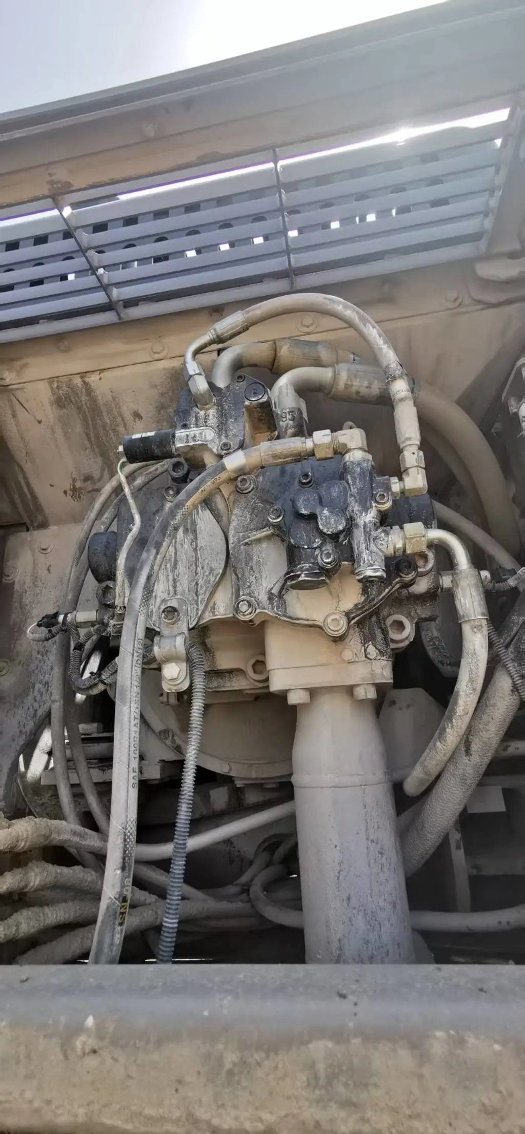ZE550EK-10-1179 | Built: 2021 | Hours: 4,653 hrs | Parked: Siping, Jilin | Attachment: Decker 200 hydraulic breaker