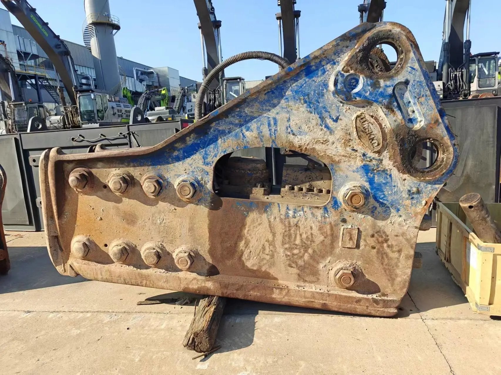 ZE650EK-10-5019 | Jul 2022 | 4,995 h | Weinan — DEKE 210 hydraulic breaker
