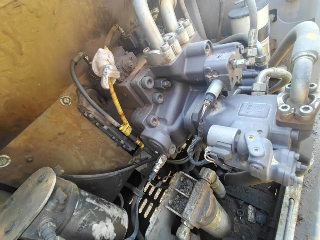 ZE650EK-10-5019 | Jul 2022 | 4,995 h | Weinan — DEKE 210 hydraulic breaker