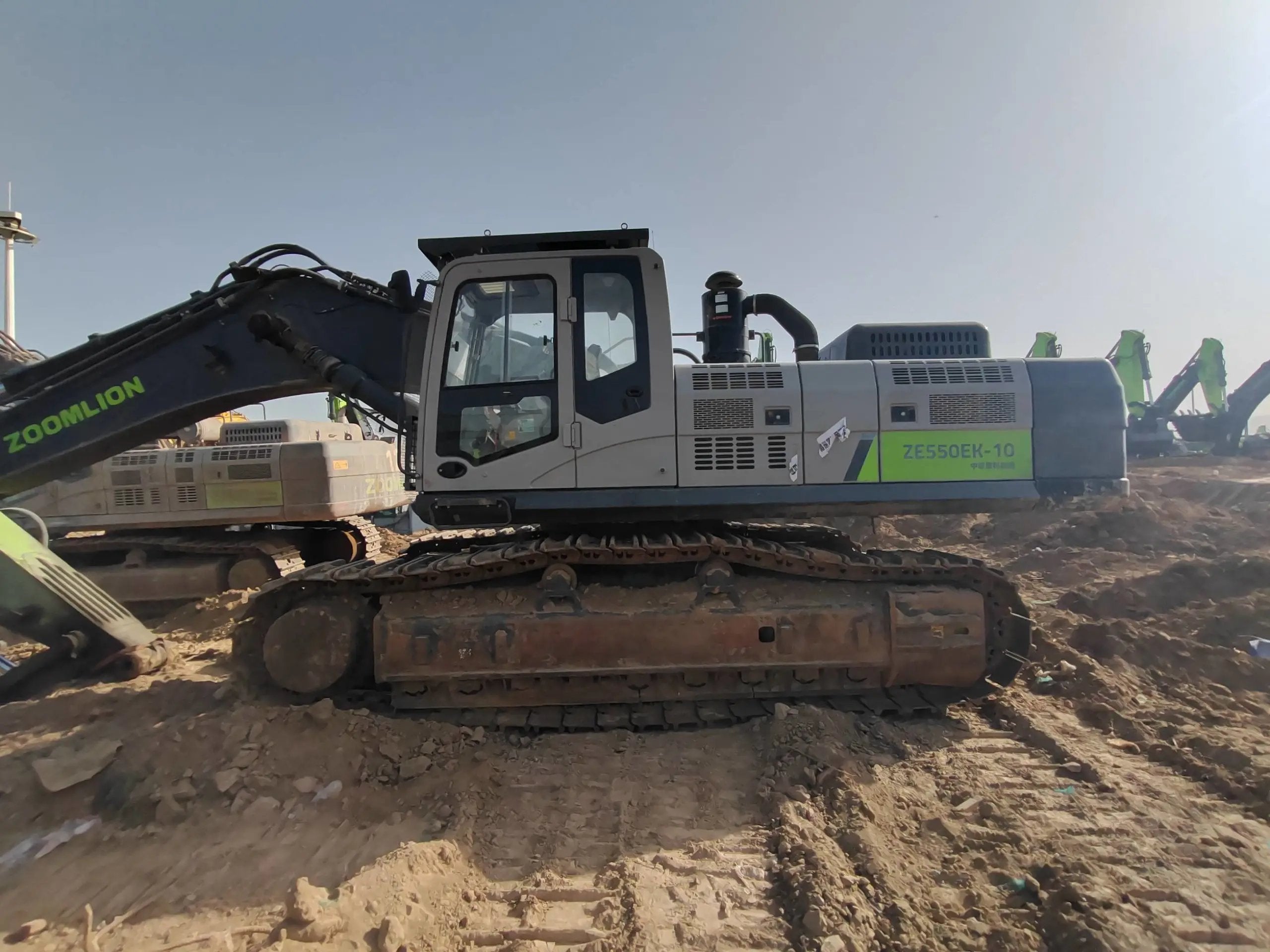 ZE550EK‑10‑1009 | Manufactured Oct 2020 | 2,073 hrs | Parked in Weinan — NO bucket assembly