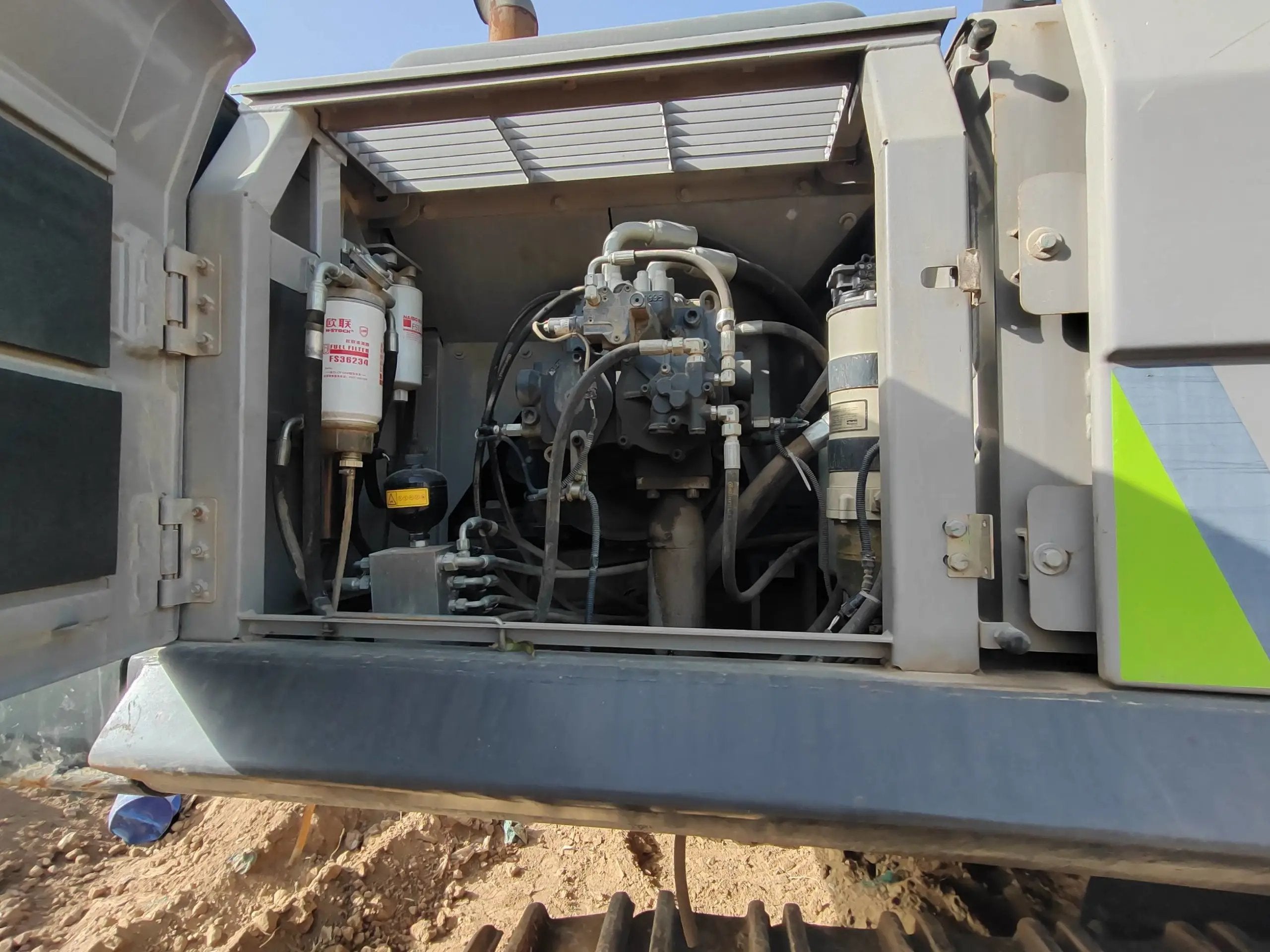 ZE550EK‑10‑1009 | Manufactured Oct 2020 | 2,073 hrs | Parked in Weinan — NO bucket assembly