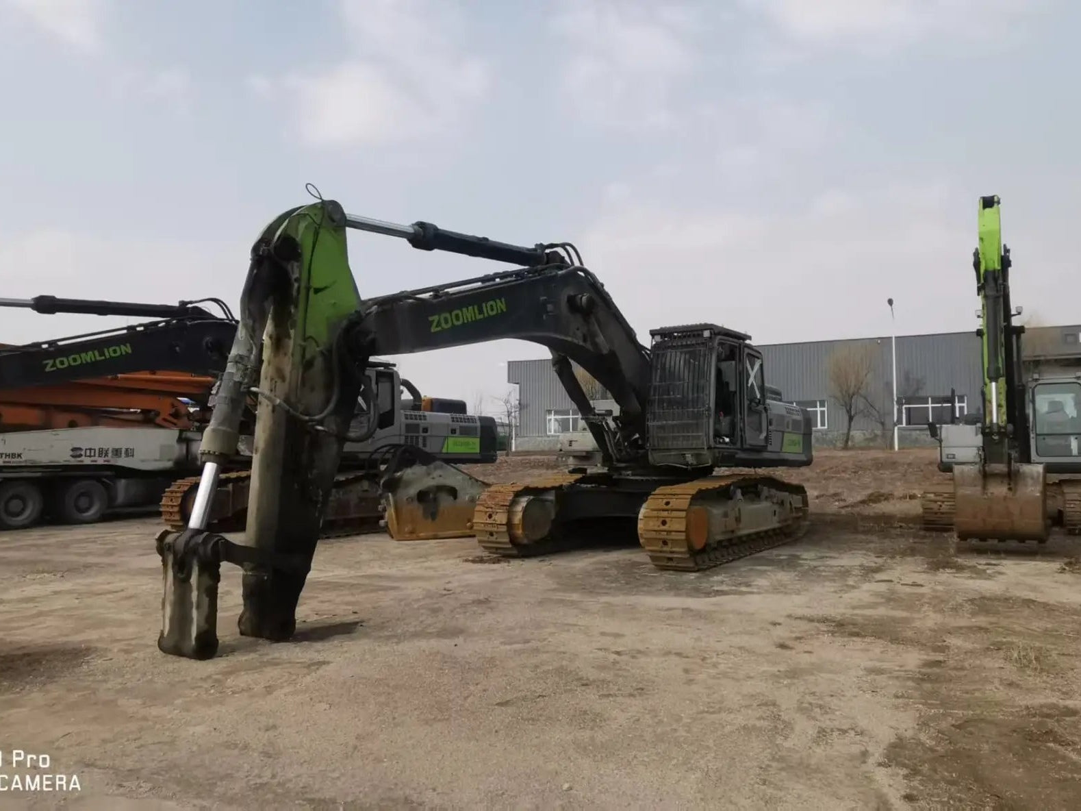 ZE550EK‑10‑1345 | 2022 | 15,053 h | Siping — No bucket assembly