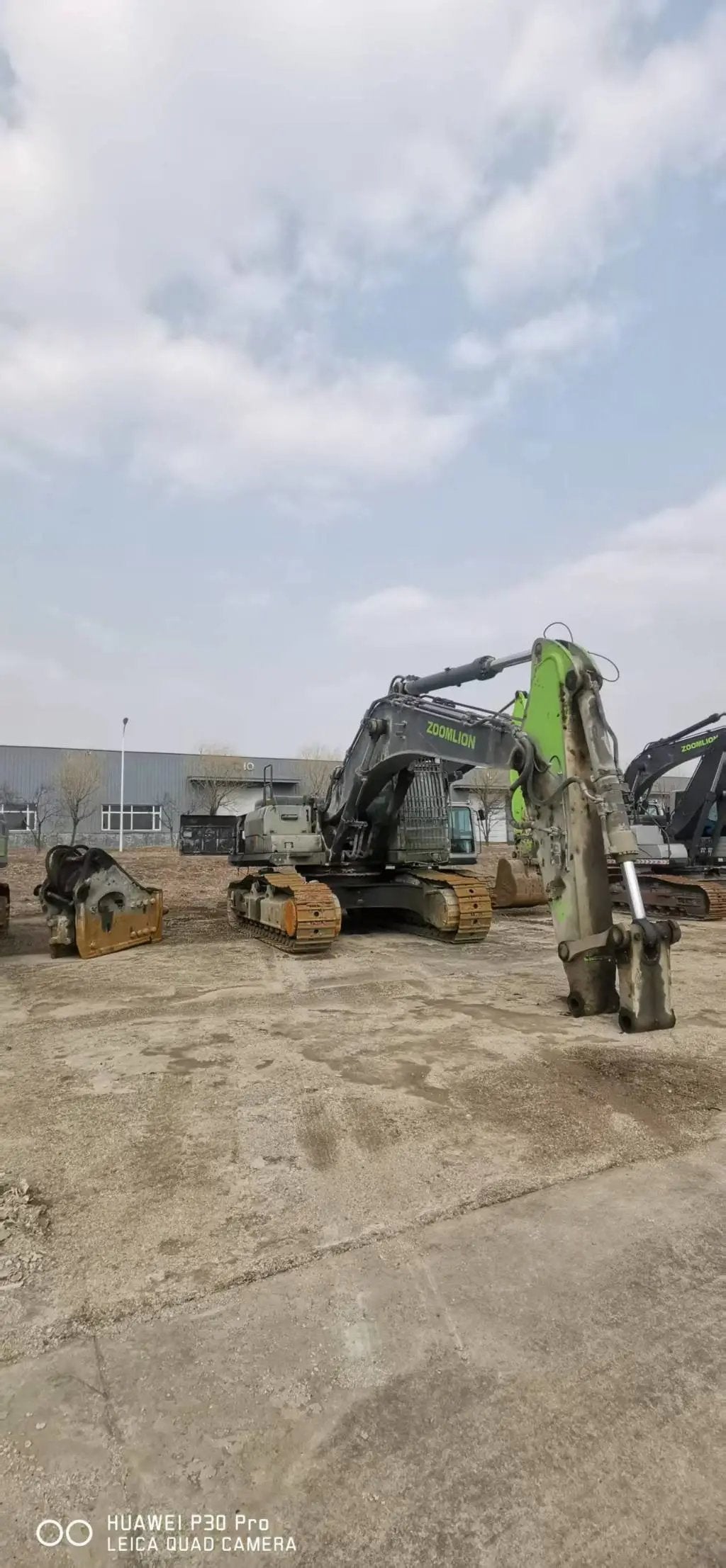 ZE550EK‑10‑1345 | 2022 | 15,053 h | Siping — No bucket assembly