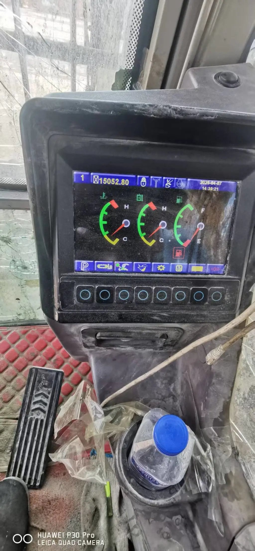 ZE550EK‑10‑1345 | 2022 | 15,053 h | Siping — No bucket assembly