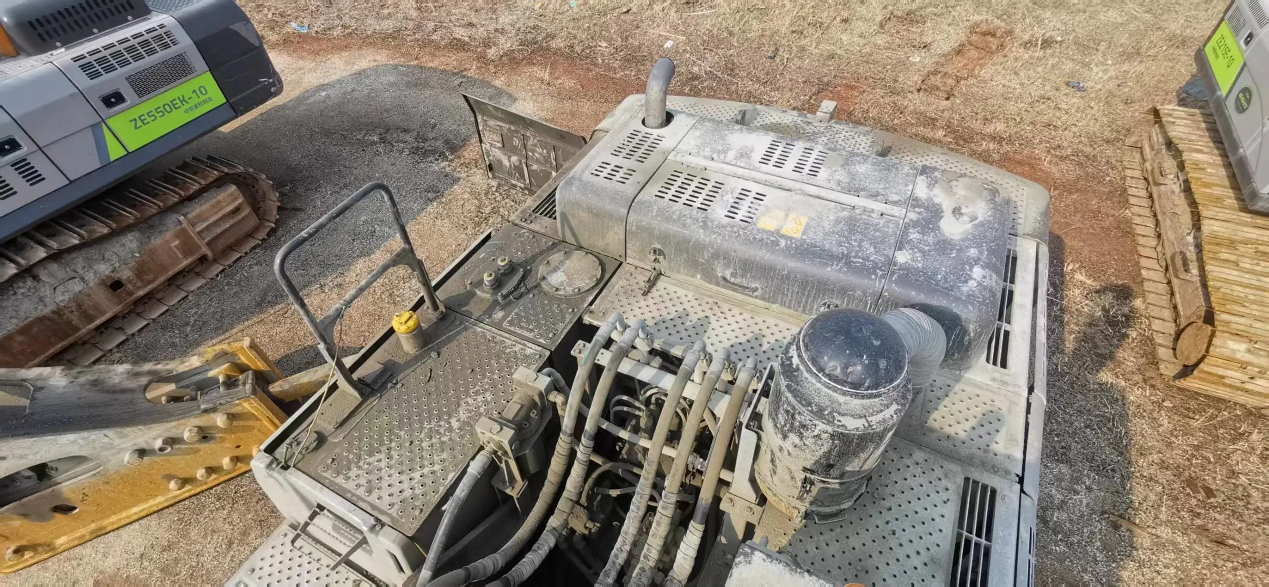 ZE550EK‑10‑1345 | 2022 | 15,053 h | Siping — No bucket assembly