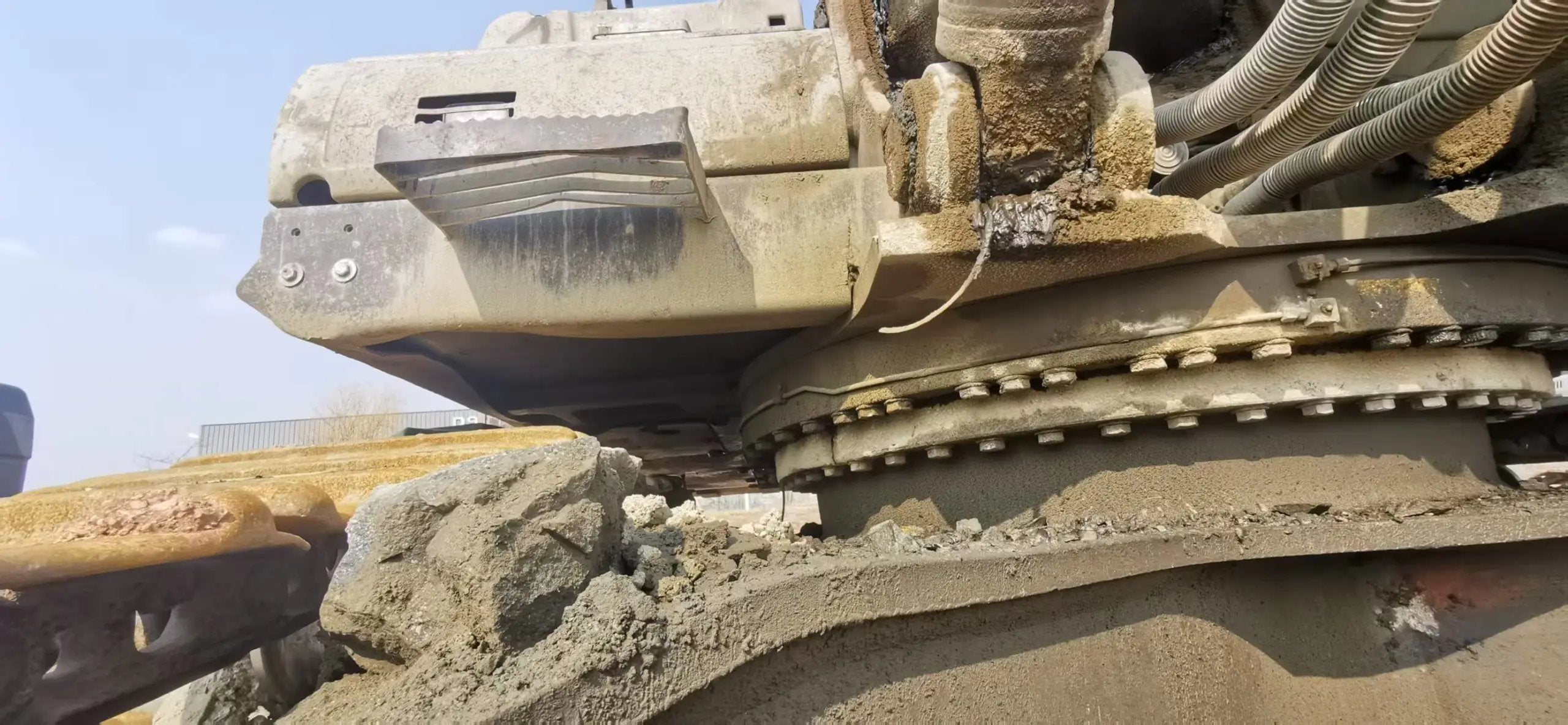ZE550EK‑10‑1345 | 2022 | 15,053 h | Siping — No bucket assembly
