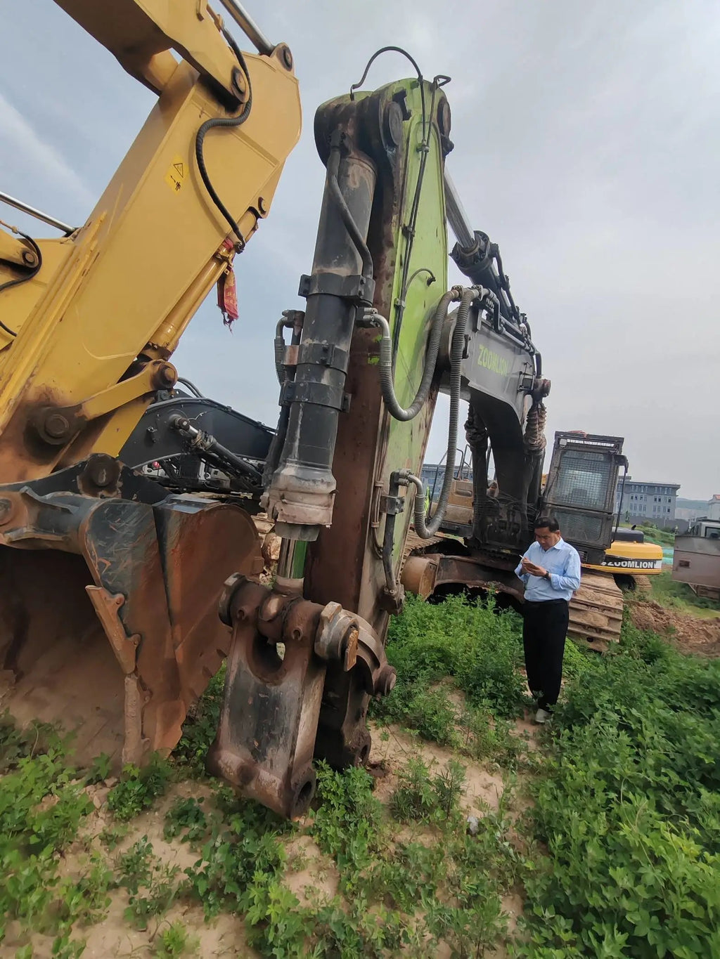 ZE650EK-10-5020 | Nov 2022 | 2,711 h | Weinan — BELIT 210 hydraulic breaker