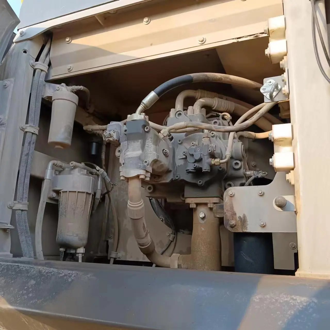 ZE620GK‑5011 | 2023 | 1,156 h | Weinan — Aidi 215 hydraulic breaker