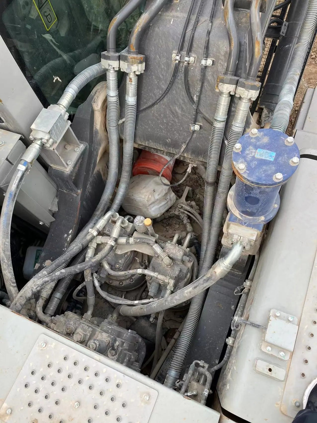 ZE620GK‑5011 | 2023 | 1,156 h | Weinan — Aidi 215 hydraulic breaker