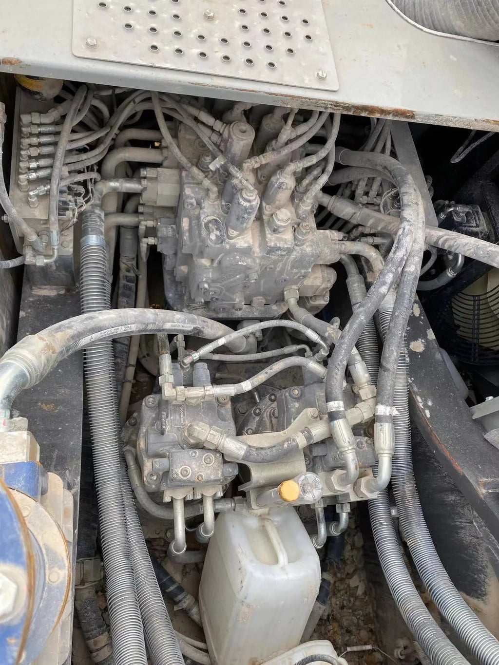ZE620GK‑5011 | 2023 | 1,156 h | Weinan — Aidi 215 hydraulic breaker