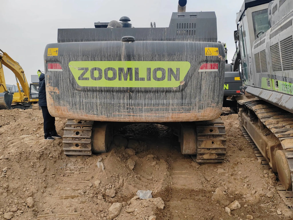 ZE620GK‑5008 | 2023 | 1,329 h | Weinan — Aidi 215 hydraulic breaker