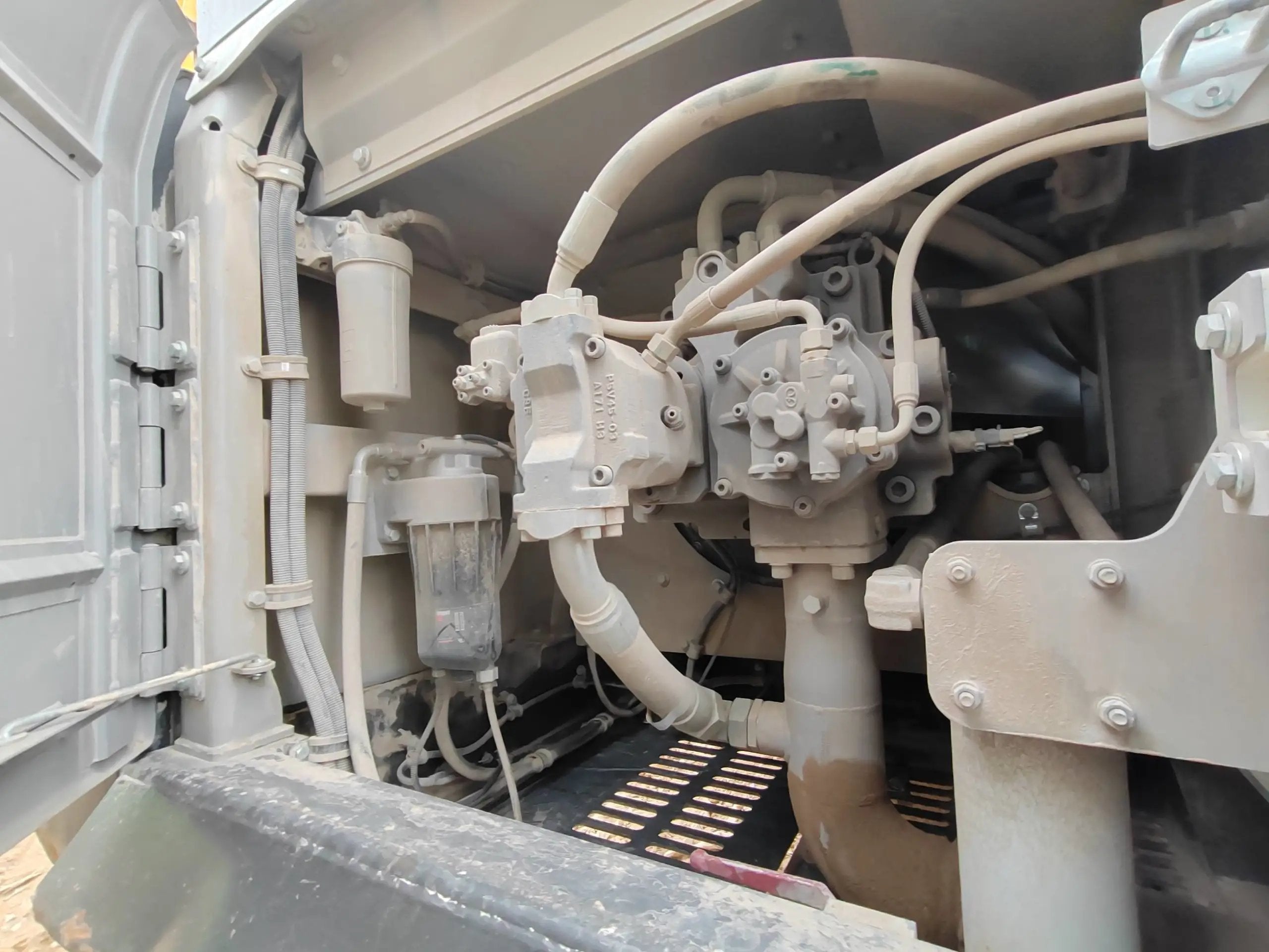 ZE620GK‑5008 | 2023 | 1,329 h | Weinan — Aidi 215 hydraulic breaker