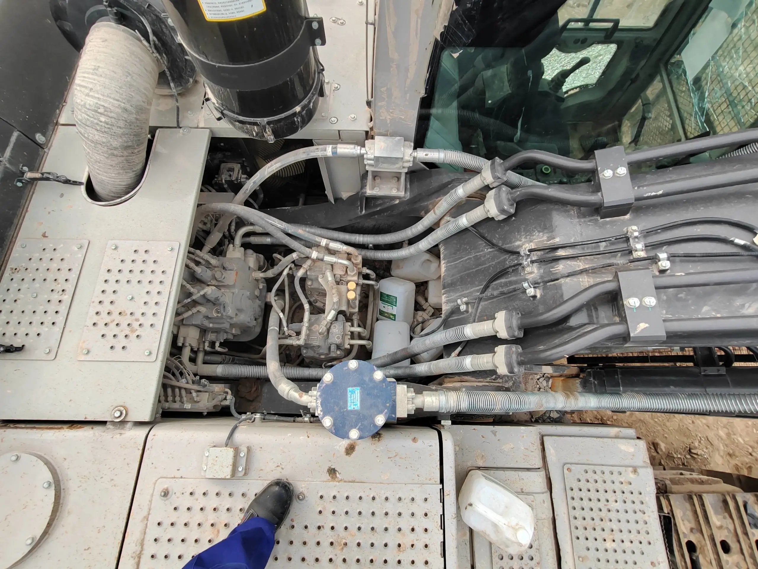 ZE620GK‑5008 | 2023 | 1,329 h | Weinan — Aidi 215 hydraulic breaker