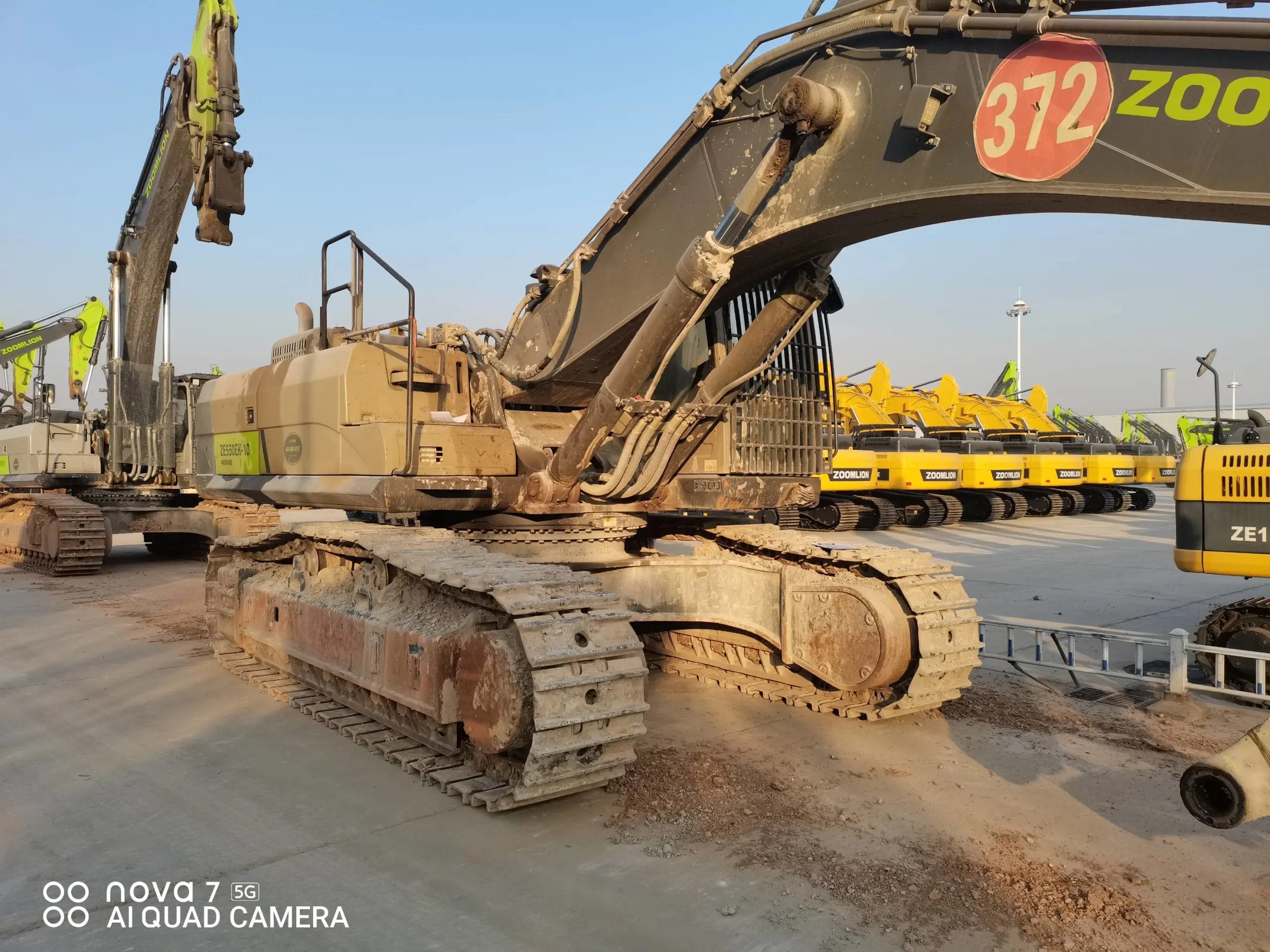 ZE550EK‑10‑1098 | 2021 | 1,895 h | Weinan — Deke 200 hydraulic breaker