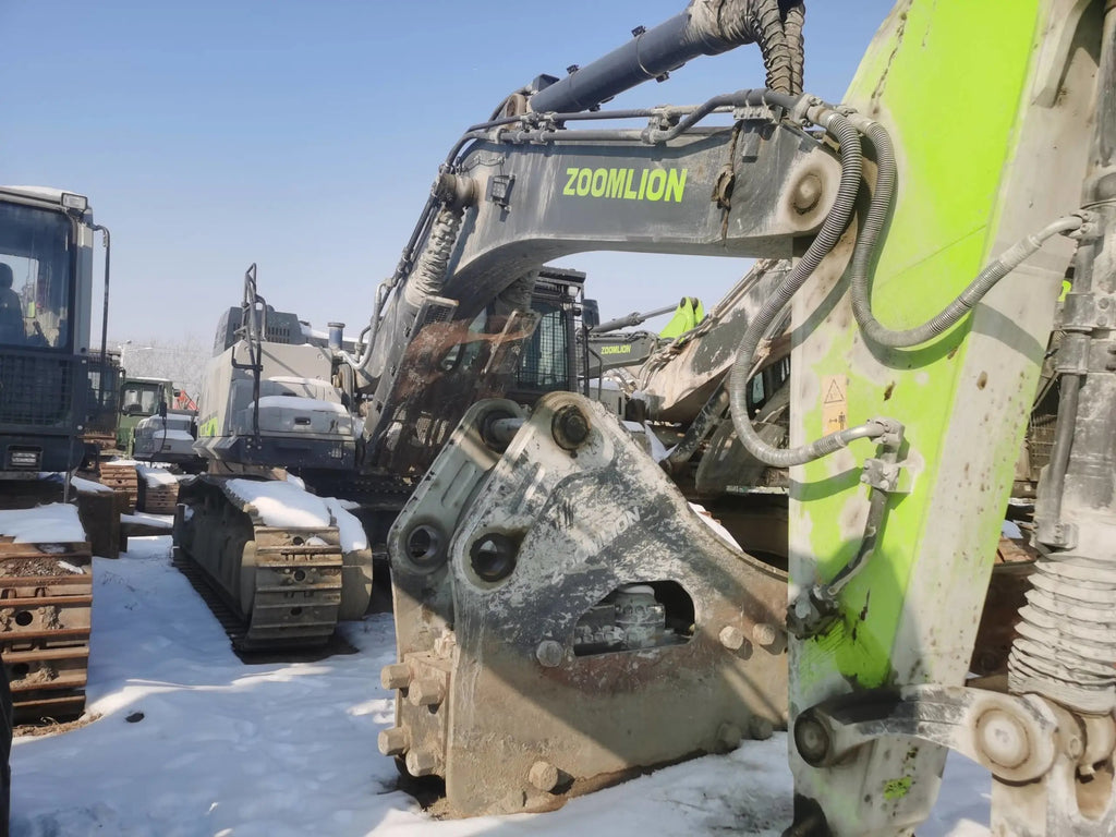 ZE620GK-5012 | 2023 | 1,076 h | Baoding — Aidi 215 hydraulic breaker