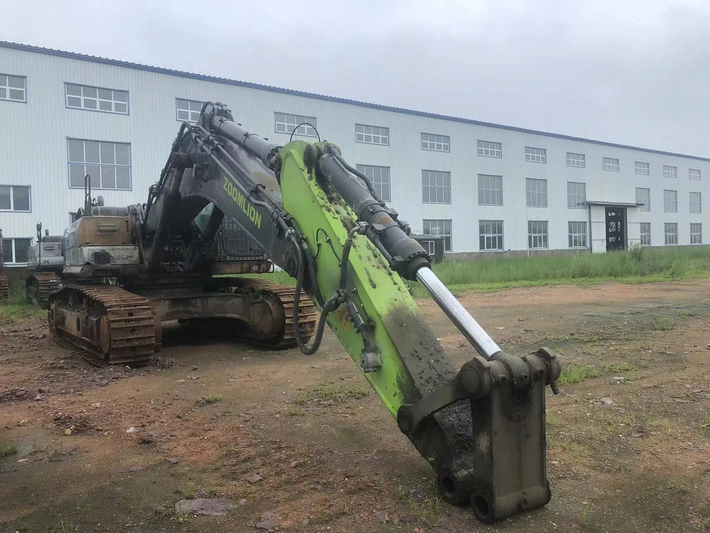 ZE550EK-10-1170 | Built 2022 | 7,640 hrs | Parked in Siping, Jilin — Equipped with Bailite 200 hydraulic breaker