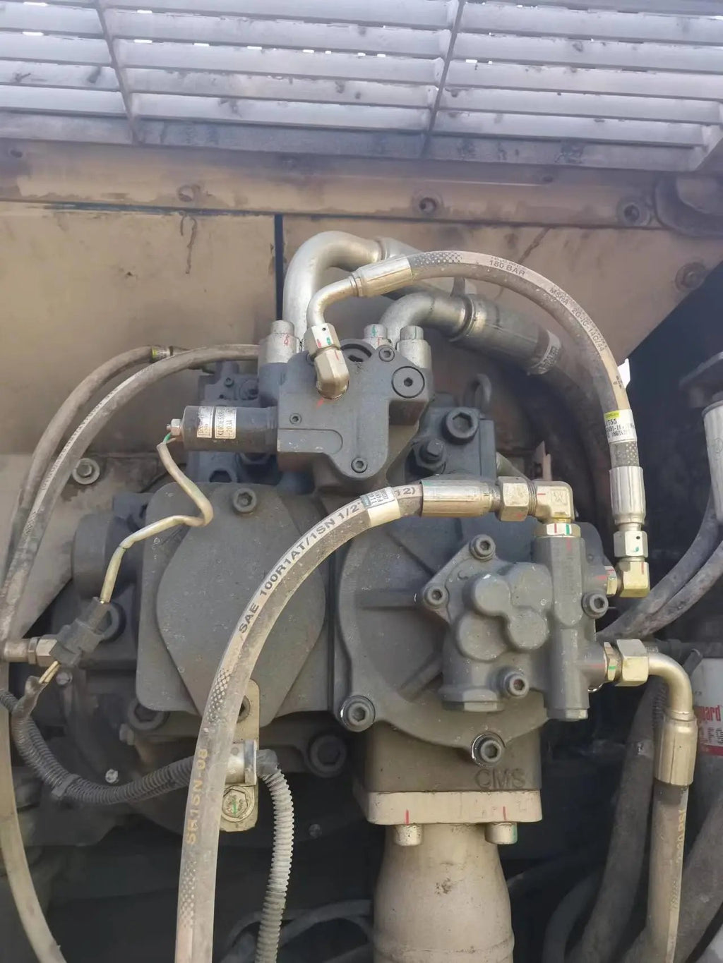 Zoomlion ZE550EK‑10‑1054 — Feb 2021 | 2,877 hrs | Parked in Siping, Jilin | Includes bucket assembly