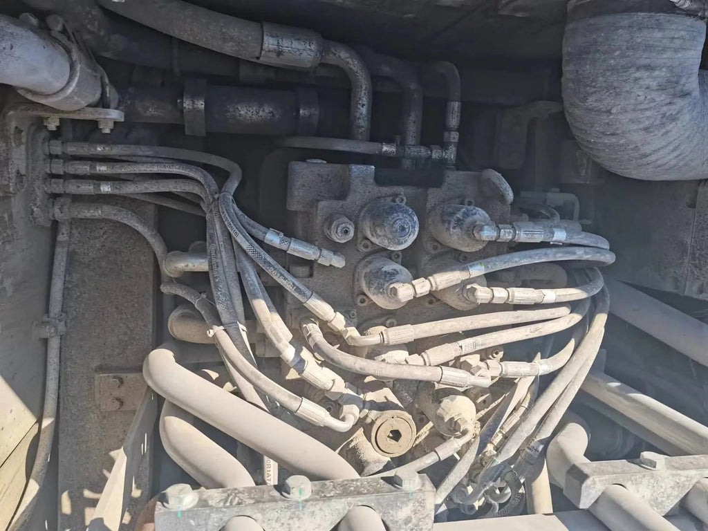 Zoomlion ZE550EK‑10‑1054 — Feb 2021 | 2,877 hrs | Parked in Siping, Jilin | Includes bucket assembly