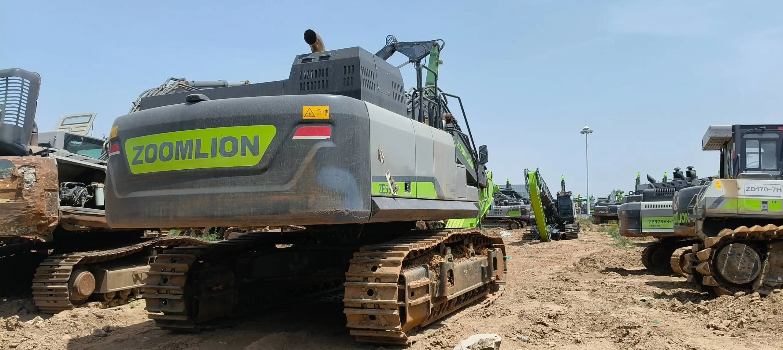 ZE550G‑3007 | 2023 | 945 h | Weinan — Standard bucket