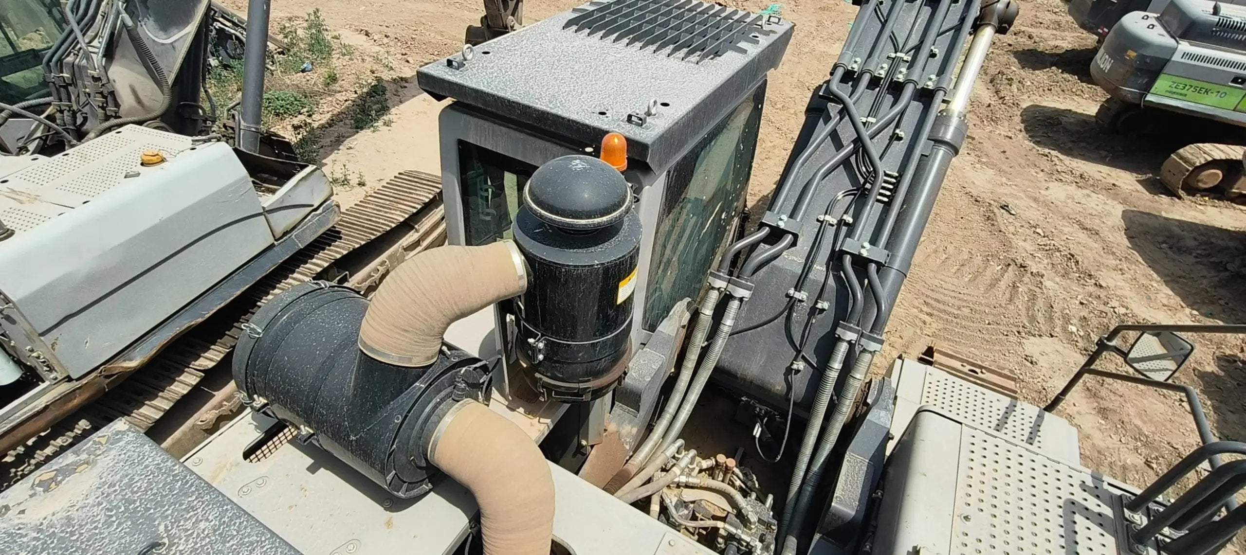 ZE550G‑3007 | 2023 | 945 h | Weinan — Standard bucket