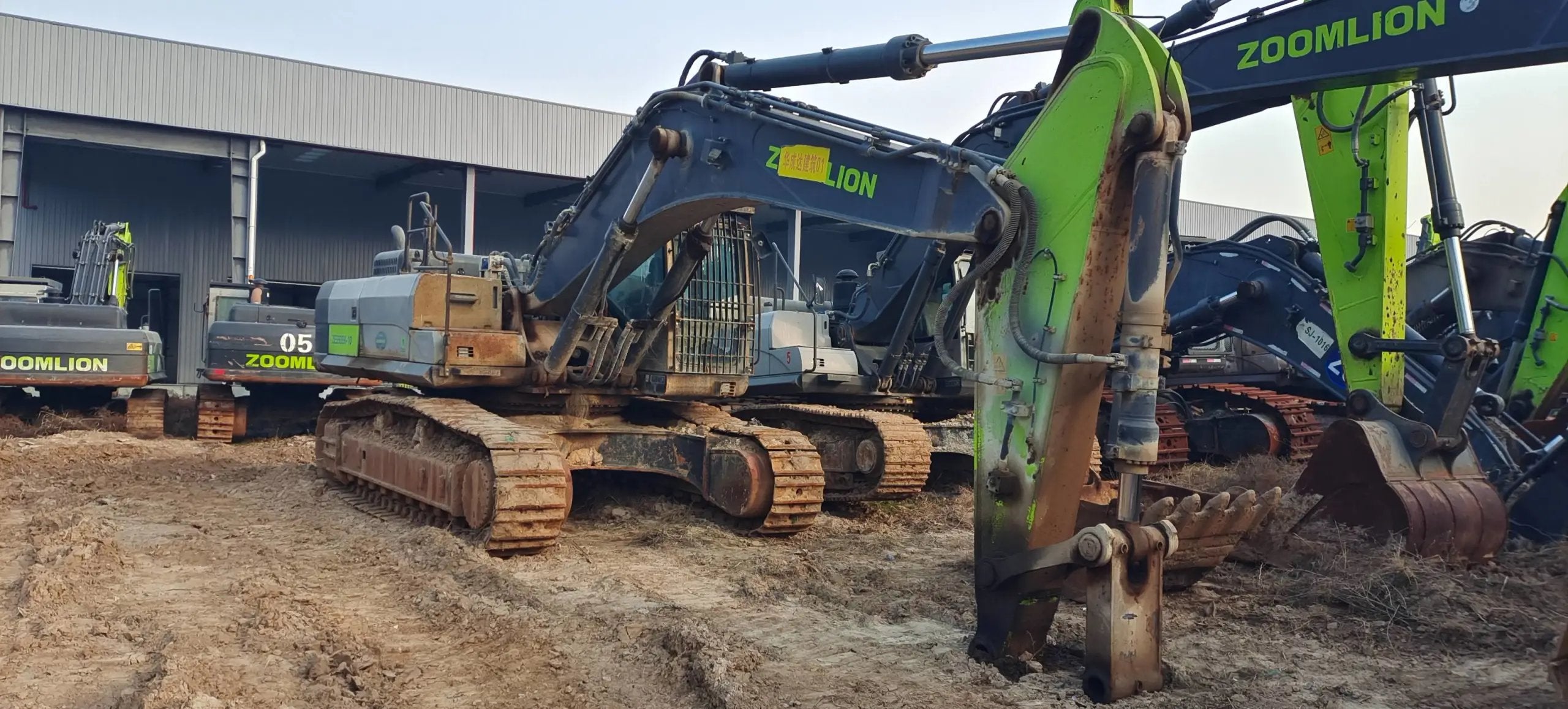 ZE550EK‑10‑1311 | 2022 | 3,588 h | Weinan — Beilite 200 hydraulic breaker included